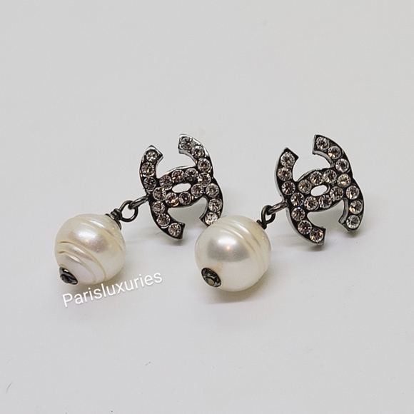 CHANEL Silver CC Rhinestone Natural Pearl Dangle - Picture 7 of 7